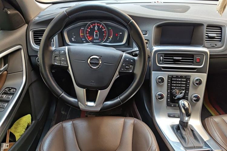 Used Volvo S60 New Energy 2018 S60L E-Drive Hybrid T6 Progressive Edition Steering Wheel