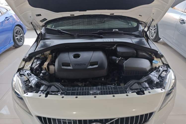 Used Volvo S60 New Energy 2019 S60L T6 E-Drive Hybrid Edition Engine Bay