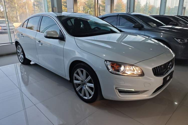 Used Volvo S60 New Energy 2019 S60L T6 E-Drive Hybrid Edition Exterior 2