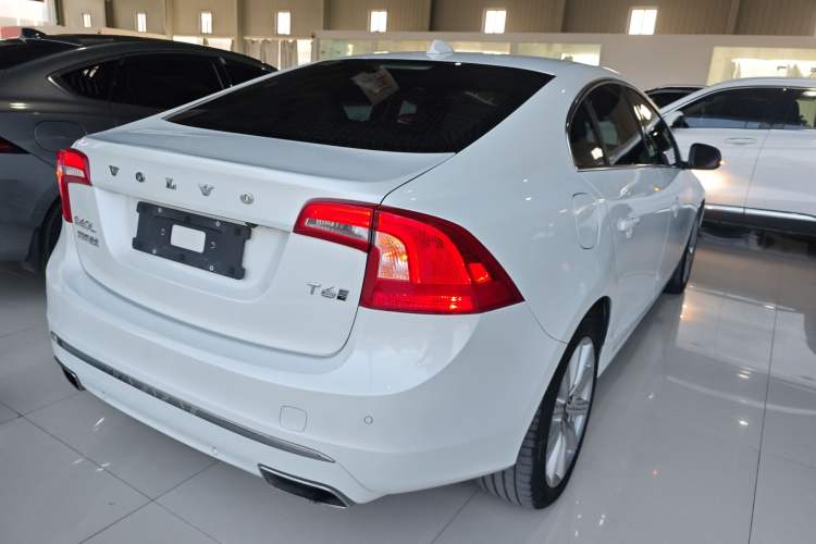 Used Volvo S60 New Energy 2019 S60L T6 E-Drive Hybrid Edition Exterior 4