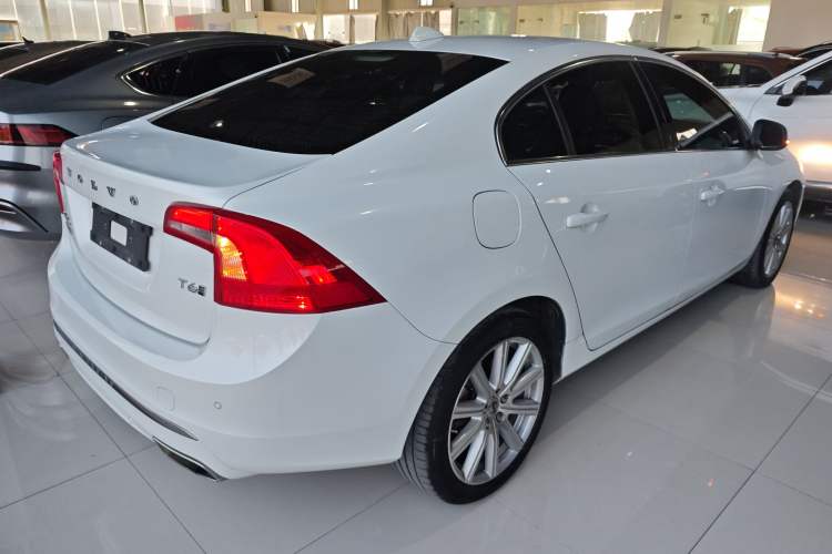 Used Volvo S60 New Energy 2019 S60L T6 E-Drive Hybrid Edition Exterior 5