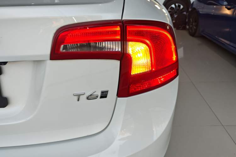 Used Volvo S60 New Energy 2019 S60L T6 E-Drive Hybrid Edition Exterior 6