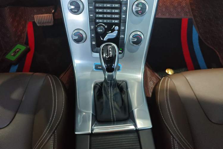 Used Volvo S60 New Energy 2019 S60L T6 E-Drive Hybrid Edition Gear Lever