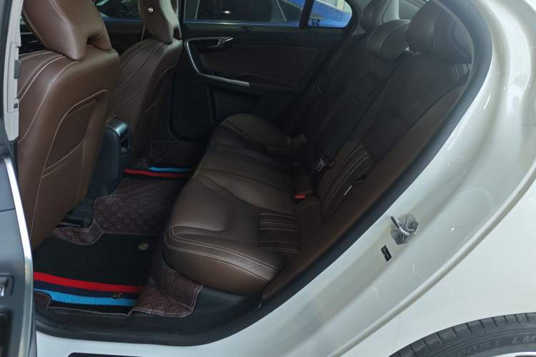 Used Volvo S60 New Energy 2019 S60L T6 E-Drive Hybrid Edition Interior 4