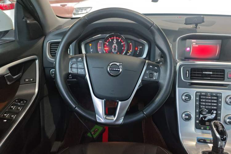Used Volvo S60 New Energy 2019 S60L T6 E-Drive Hybrid Edition Steering Wheel