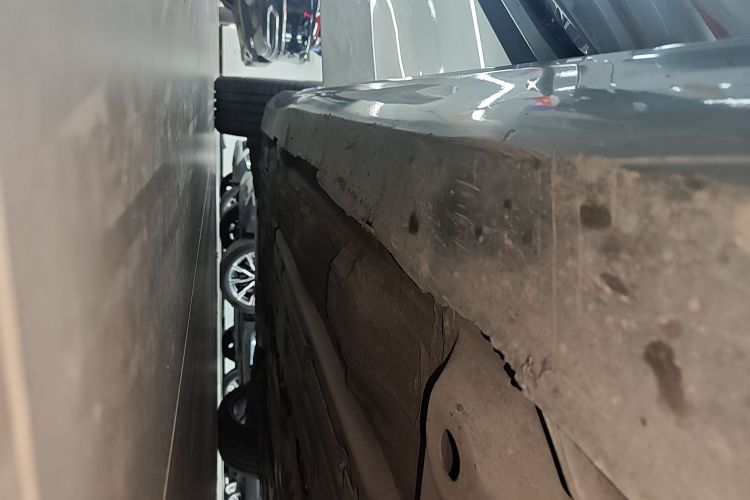 Used Volvo S60 New Energy 2020 T8 e-Drive Hybrid All-Wheel Drive Smart Luxury Edition Right Side Sill