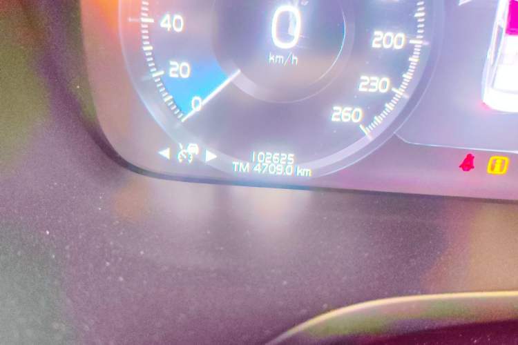 Used Volvo S60 New Energy 2020 T8 e-Drive Hybrid All-Wheel Drive Smart Luxury Edition Odometer Close Up