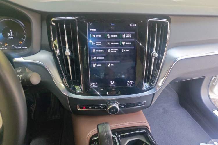 Used Volvo S60 New Energy 2020 T8 e-Drive Hybrid All-Wheel Drive Smart Luxury Edition Audio And AC Panel