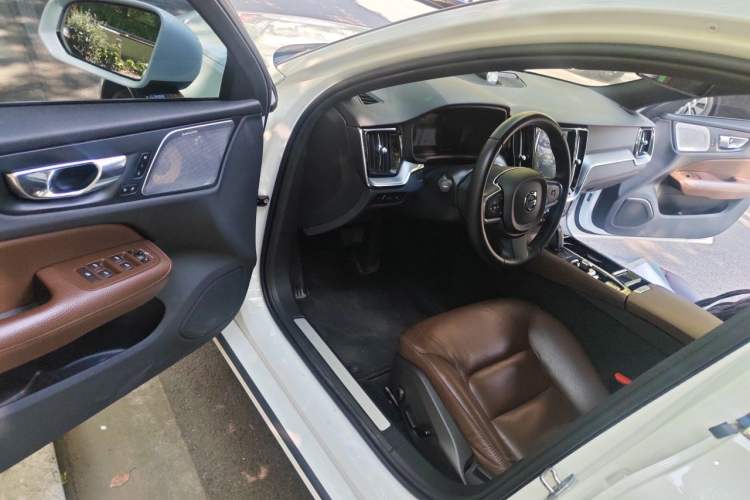 Used Volvo S60 New Energy 2020 T8 e-Drive Hybrid All-Wheel Drive Smart Luxury Edition Driver Seat