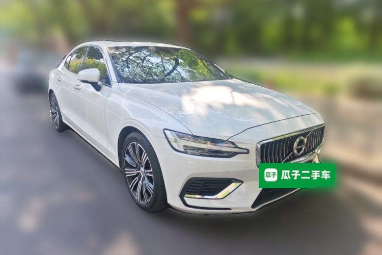Used Volvo S60 New Energy 2020 T8 e-Drive Hybrid All-Wheel Drive Smart Luxury Edition Front Right 45 Deg