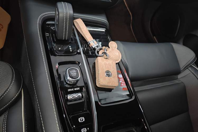 Used Volvo S60 New Energy 2020 T8 eDrive Hybrid All-Wheel Drive Smart Luxury Sport Edition Gear Lever