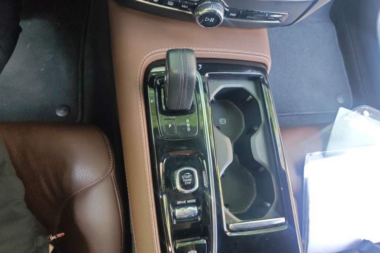 Used Volvo S60 New Energy 2020 T8 e-Drive Hybrid All-Wheel Drive Smart Luxury Edition Gear Lever