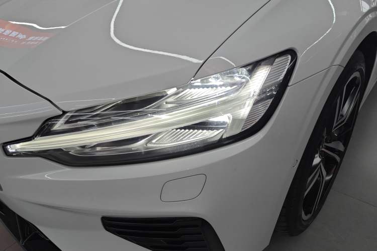 Used Volvo S60 New Energy 2020 T8 eDrive Hybrid All-Wheel Drive Smart Luxury Sport Edition Left Front Headlight