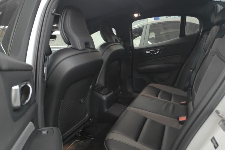 Used Volvo S60 New Energy 2020 T8 eDrive Hybrid All-Wheel Drive Smart Luxury Sport Edition Left Rear Seat