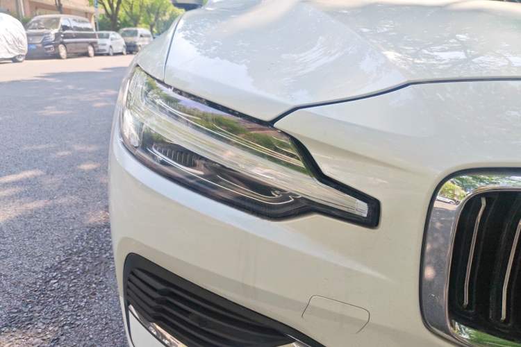 Used Volvo S60 New Energy 2020 T8 e-Drive Hybrid All-Wheel Drive Smart Luxury Edition Right Front Headlight