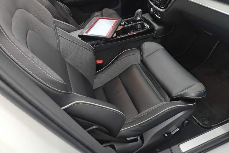 Used Volvo S60 New Energy 2020 T8 eDrive Hybrid All-Wheel Drive Smart Luxury Sport Edition Right Front Seat