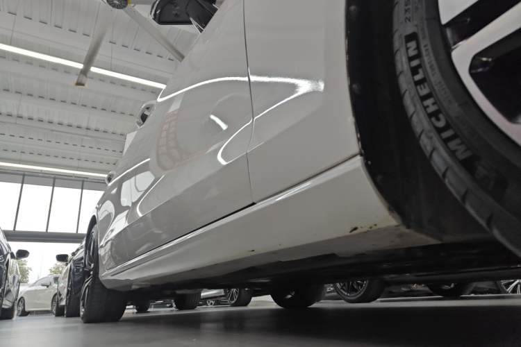 Used Volvo S60 New Energy 2020 T8 eDrive Hybrid All-Wheel Drive Smart Luxury Sport Edition Right Side Sill