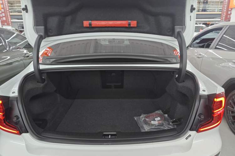 Used Volvo S60 New Energy 2020 T8 eDrive Hybrid All-Wheel Drive Smart Luxury Sport Edition Trunk