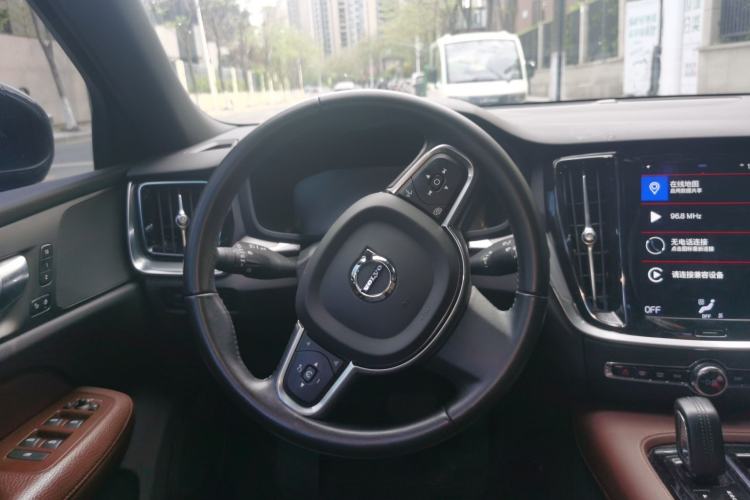 Used Volvo S60 New Energy 2021 T8 E-Drive Hybrid Four-Wheel Drive Smart Luxury Edition Steering Wheel