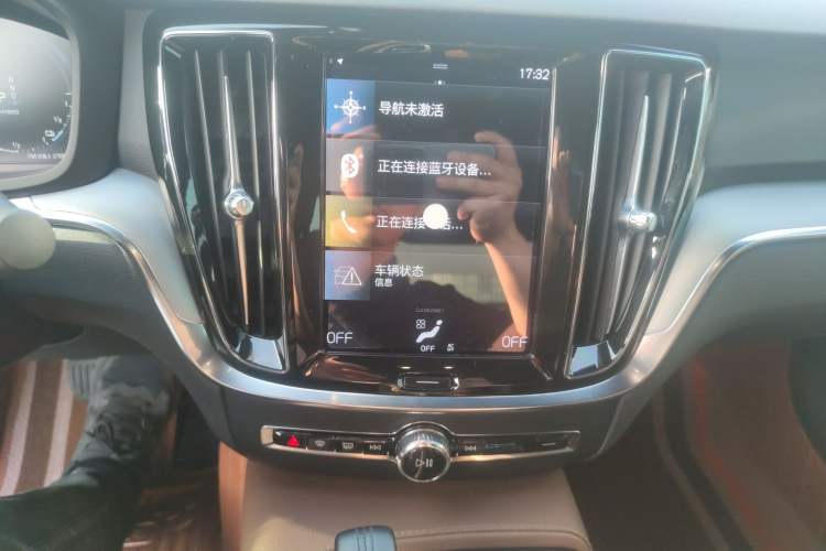 Used Volvo S60 New Energy 2021 T8 E-Drive Hybrid Four-Wheel Drive Smart Luxury Edition Audio And AC Panel