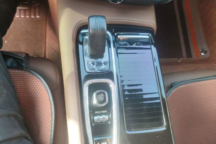 Used Volvo S60 New Energy 2021 T8 E-Drive Hybrid Four-Wheel Drive Smart Luxury Edition Gear Lever