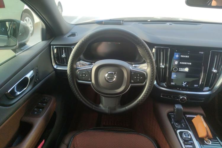 Used Volvo S60 New Energy 2021 T8 E-Drive Hybrid Four-Wheel Drive Smart Luxury Edition Steering Wheel