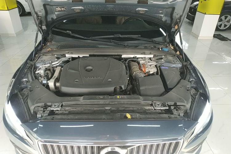 Used Volvo S60 New Energy 2021 T8 E-Drive Hybrid Four-Wheel Drive Smart Luxury Edition Engine Bay