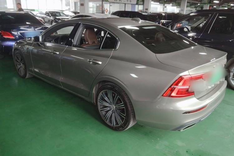 Used Volvo S60 New Energy 2021 T8 E-Drive Hybrid Four-Wheel Drive Smart Luxury Edition Exterior 2