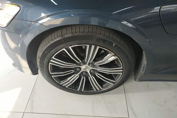 Used Volvo S60 New Energy 2021 T8 E-Drive Hybrid Four-Wheel Drive Smart Luxury Edition Exterior 2