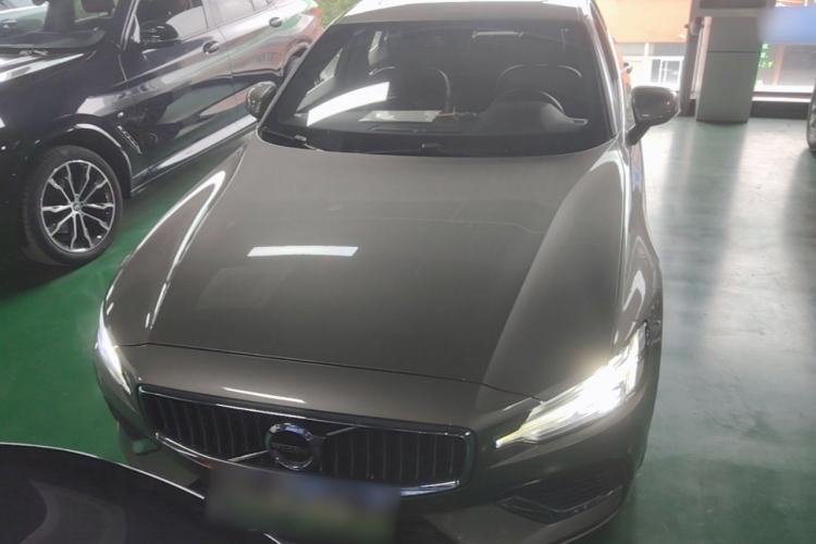 Used Volvo S60 New Energy 2021 T8 E-Drive Hybrid Four-Wheel Drive Smart Luxury Edition Front