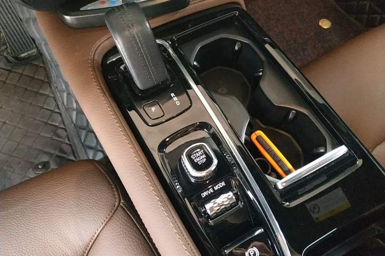 Used Volvo S60 New Energy 2021 T8 E-Drive Hybrid Four-Wheel Drive Smart Luxury Edition Gear Lever