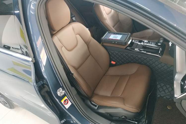 Used Volvo S60 New Energy 2021 T8 E-Drive Hybrid Four-Wheel Drive Smart Luxury Edition Right Front Seat