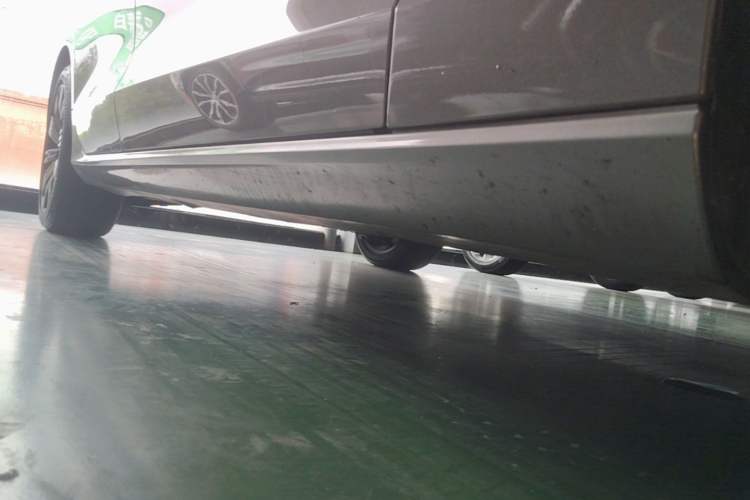 Used Volvo S60 New Energy 2021 T8 E-Drive Hybrid Four-Wheel Drive Smart Luxury Edition Right Side Sill