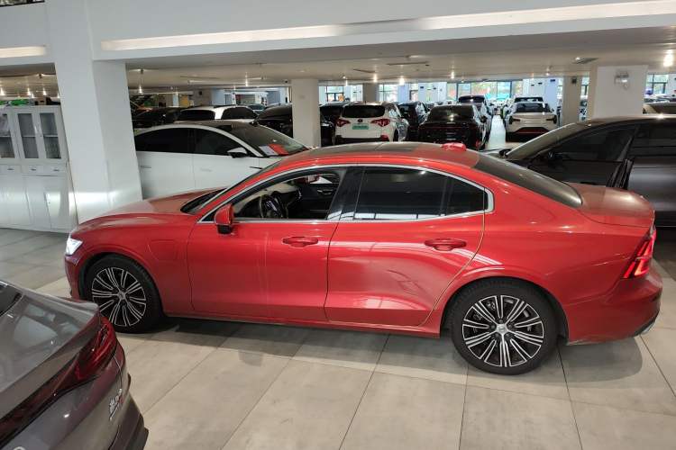 Used Volvo S60 New Energy 2021 T8 E-Drive Hybrid Four-Wheel Drive Smart Luxury Edition Exterior 3