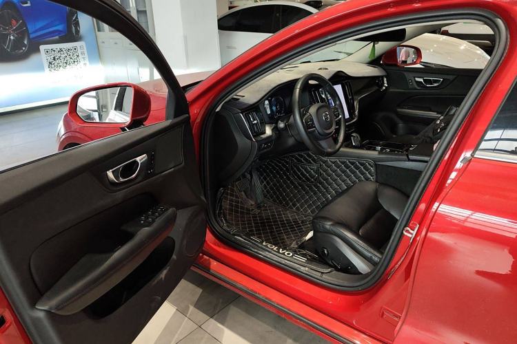 Used Volvo S60 New Energy 2021 T8 E-Drive Hybrid Four-Wheel Drive Smart Luxury Edition Interior 3
