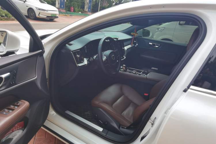 Used Volvo S60 New Energy 2021 T8 E-Drive Hybrid Four-Wheel Drive Smart Luxury Edition Driver Seat