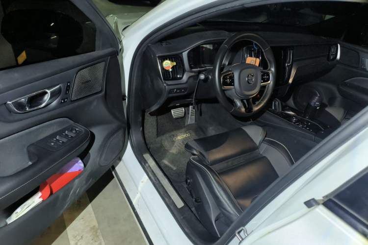 Used Volvo S60 New Energy 2021 T8 E-Drive Hybrid All-Wheel Drive Smart & Sport Edition Driver Seat