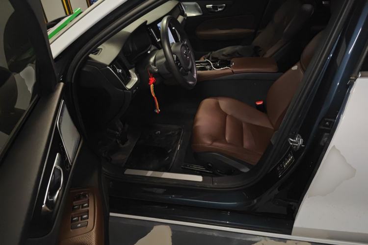 Used Volvo S60 New Energy 2021 T8 E-Drive Hybrid Four-Wheel Drive Smart Luxury Edition Driver Seat
