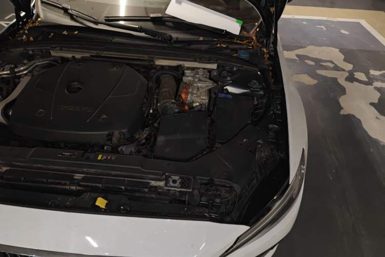 Used Volvo S60 New Energy 2021 T8 E-Drive Hybrid Four-Wheel Drive Smart Luxury Edition Engine Bay Left