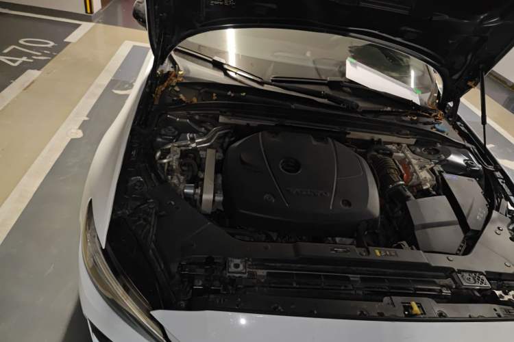 Used Volvo S60 New Energy 2021 T8 E-Drive Hybrid Four-Wheel Drive Smart Luxury Edition Engine Bay Right