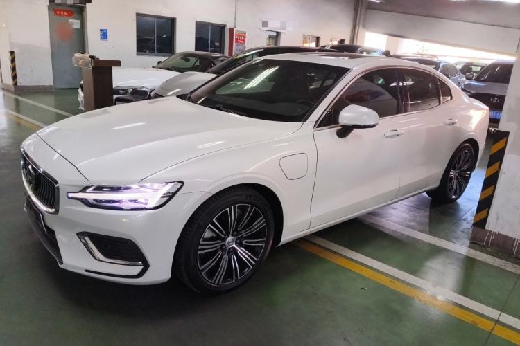 Used Volvo S60 New Energy 2021 T8 E-Drive Hybrid Four-Wheel Drive Smart Luxury Edition Exterior 3