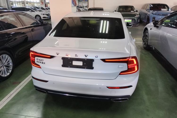 Used Volvo S60 New Energy 2021 T8 E-Drive Hybrid Four-Wheel Drive Smart Luxury Edition Exterior 4