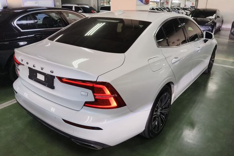 Used Volvo S60 New Energy 2021 T8 E-Drive Hybrid Four-Wheel Drive Smart Luxury Edition Exterior 5