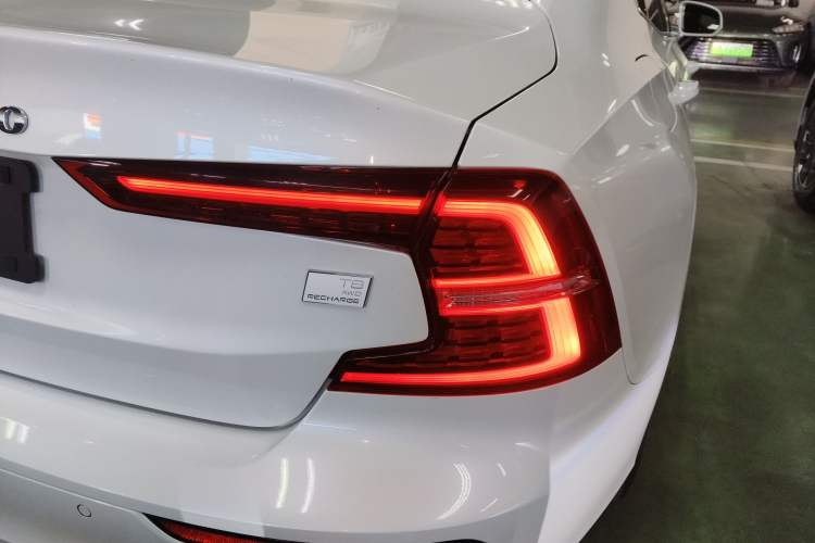 Used Volvo S60 New Energy 2021 T8 E-Drive Hybrid Four-Wheel Drive Smart Luxury Edition Exterior 6