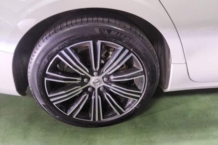 Used Volvo S60 New Energy 2021 T8 E-Drive Hybrid Four-Wheel Drive Smart Luxury Edition Exterior 8