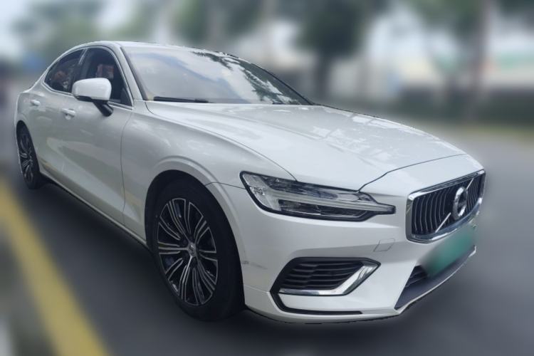 Used Volvo S60 New Energy 2021 T8 E-Drive Hybrid Four-Wheel Drive Smart Luxury Edition Front Right 45 Deg