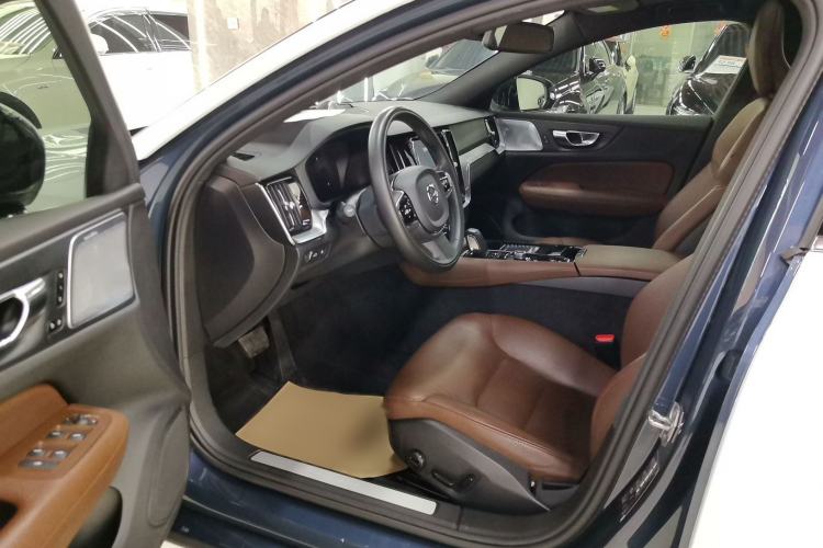 Used Volvo S60 New Energy 2021 T8 E-Drive Hybrid Four-Wheel Drive Smart Luxury Edition Interior 2
