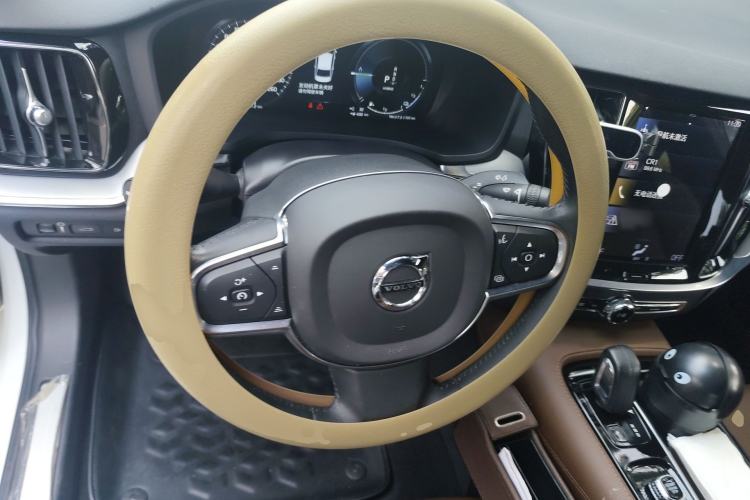 Used Volvo S60 New Energy 2021 T8 E-Drive Hybrid Four-Wheel Drive Smart Luxury Edition Steering Wheel