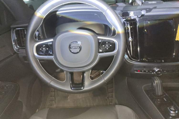Used Volvo S60 New Energy 2021 T8 E-Drive Hybrid All-Wheel Drive Smart & Sport Edition Steering Wheel