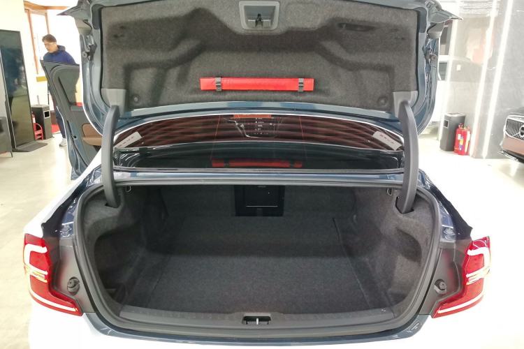 Used Volvo S60 New Energy 2021 T8 E-Drive Hybrid Four-Wheel Drive Smart Luxury Edition Trunk